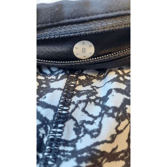 Lululemon Speed Short (2 1/2") - Picture 3 of 10